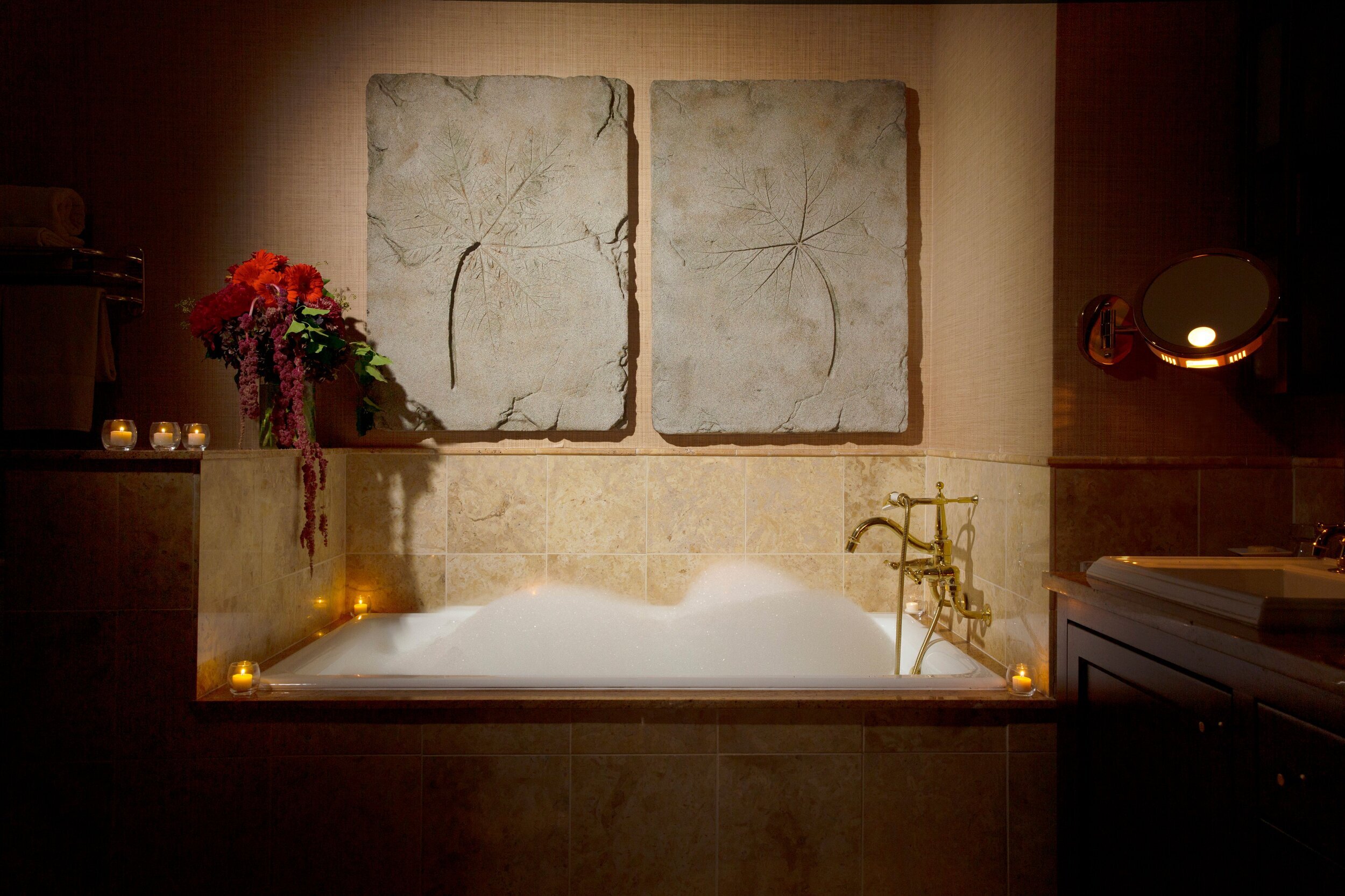  Large luxury tubs with specialized drawn bath menu 