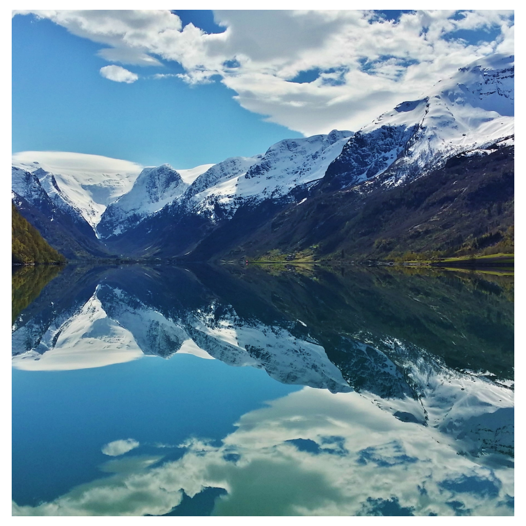 4 Oldedalen, Olden, Norway.png